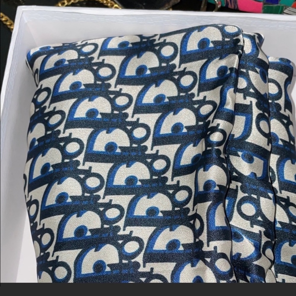 Dior silk Scarf - Picture 2 of 4